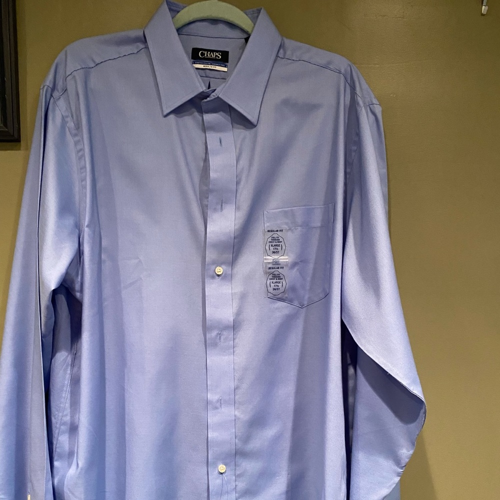 Men’s light blue dress shirt, regular fit with a stretch collar By Chaps. New